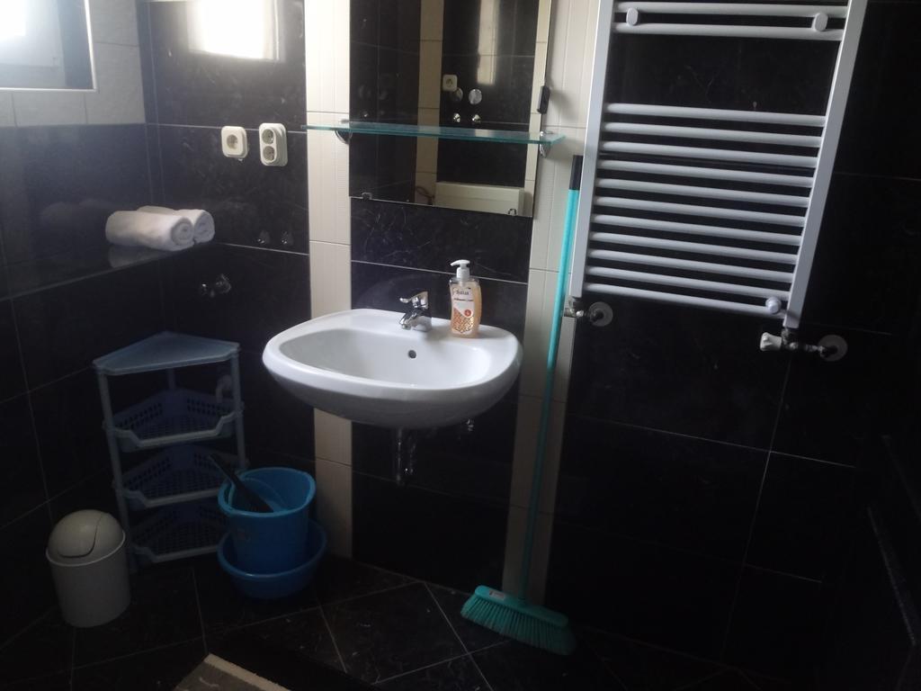 Apartments Zdravac อูมัค ภายนอก รูปภาพ